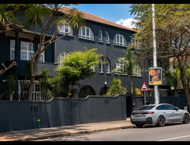 2 BEDROOM APARTMENT FOR SALE IN WINDERMERE